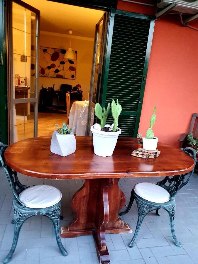 B&B Tre Passi Dalla Torre Montesarchio Exterior foto