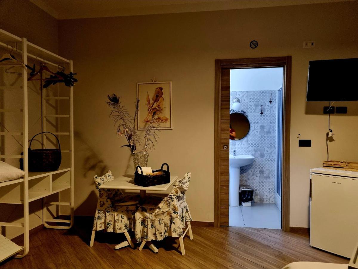 B&B Tre Passi Dalla Torre Montesarchio Exterior foto