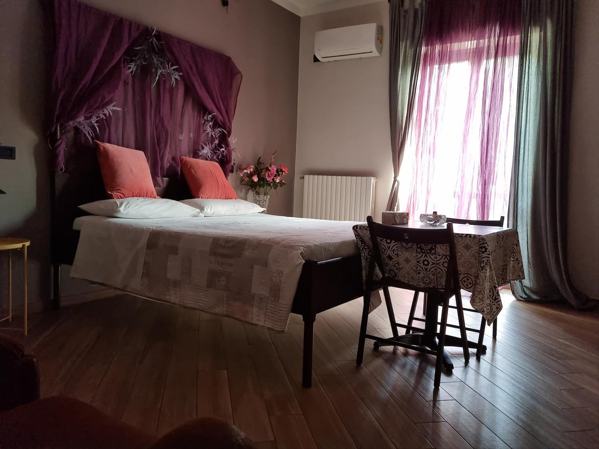 B&B Tre Passi Dalla Torre Montesarchio Habitación foto