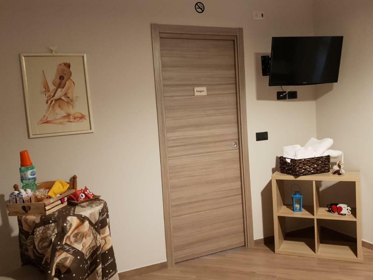 B&B Tre Passi Dalla Torre Montesarchio Exterior foto