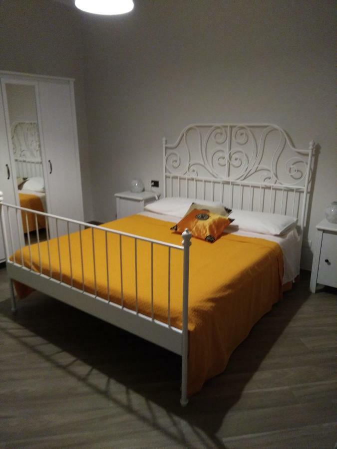 B&B Tre Passi Dalla Torre Montesarchio Exterior foto